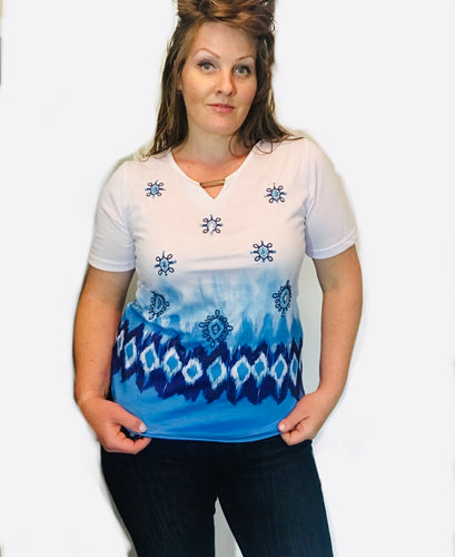 Graphic white and blue tee