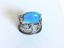 Sterling silver single stone swirl pattern Ring