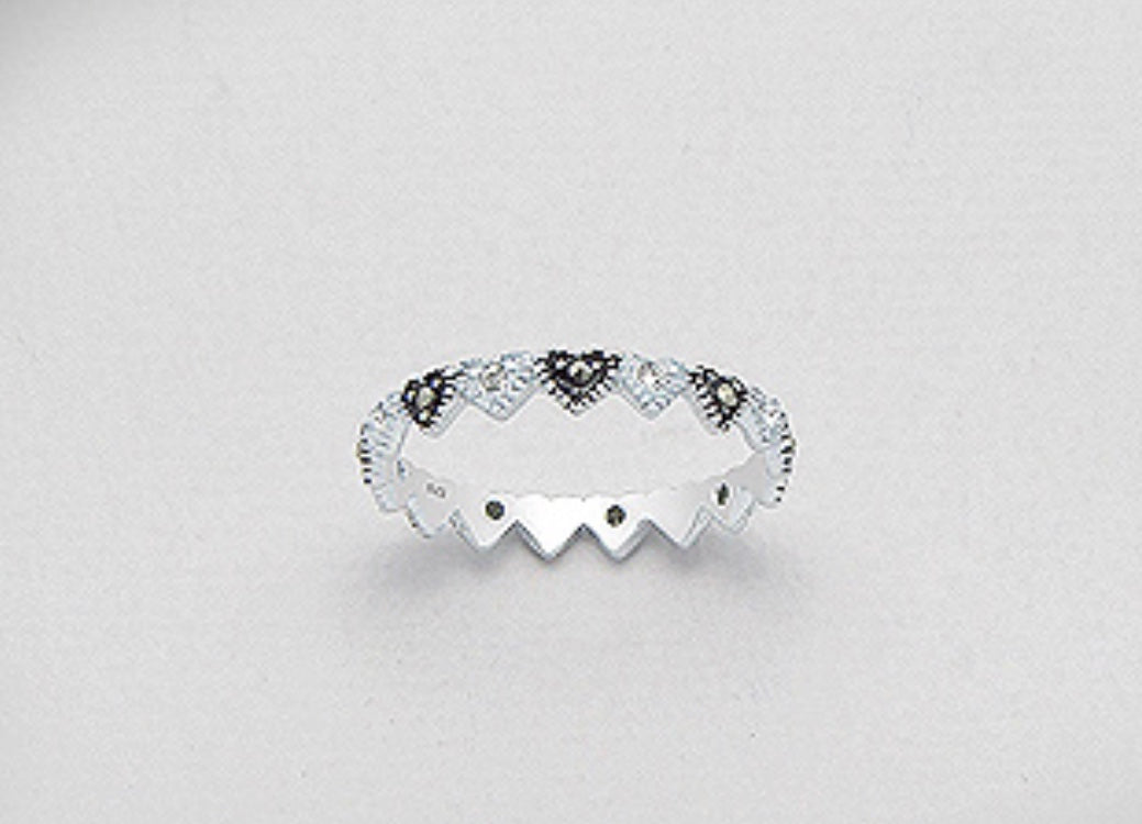 Black/Whtie Infinity Heart Ring