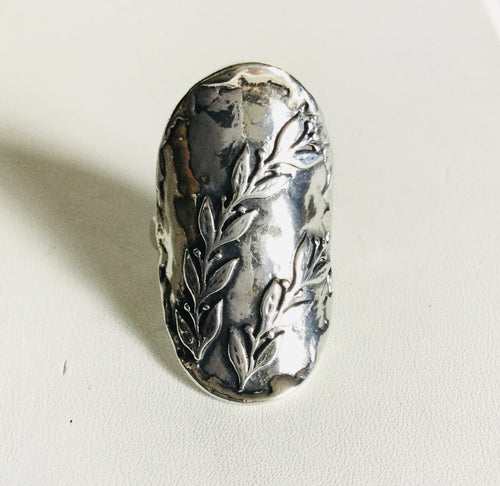 Sterling silver 3 D Leaf detail Shield Ring