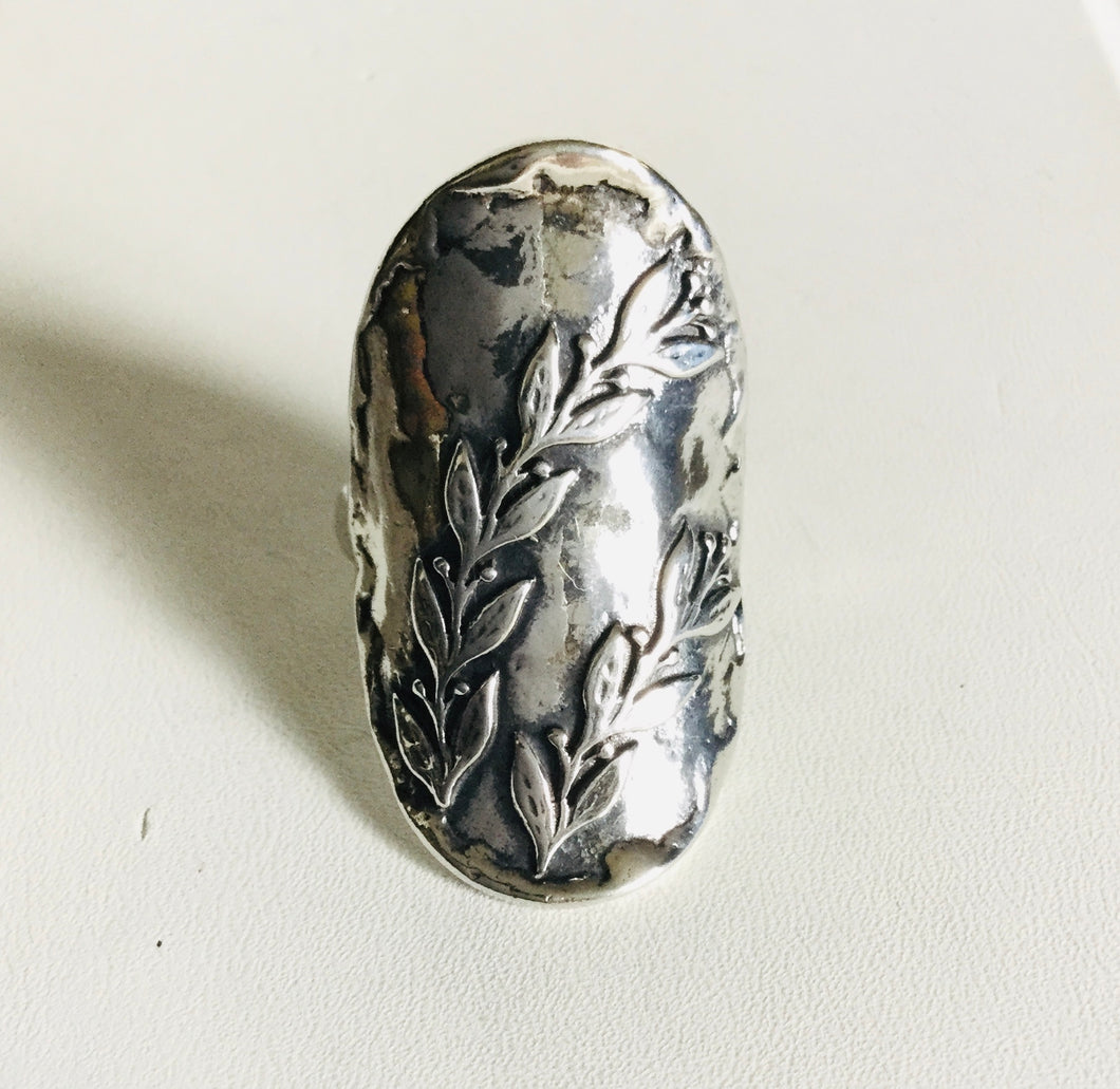 Sterling silver 3 D Leaf detail Shield Ring