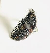 Sterling silver 3 D Leaf detail Shield Ring