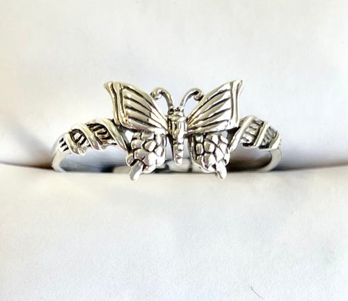 Detailed 925 Sterling Silver Butterfly Ring with Twisted Band