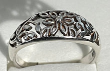 Silver vintage style floral design ring