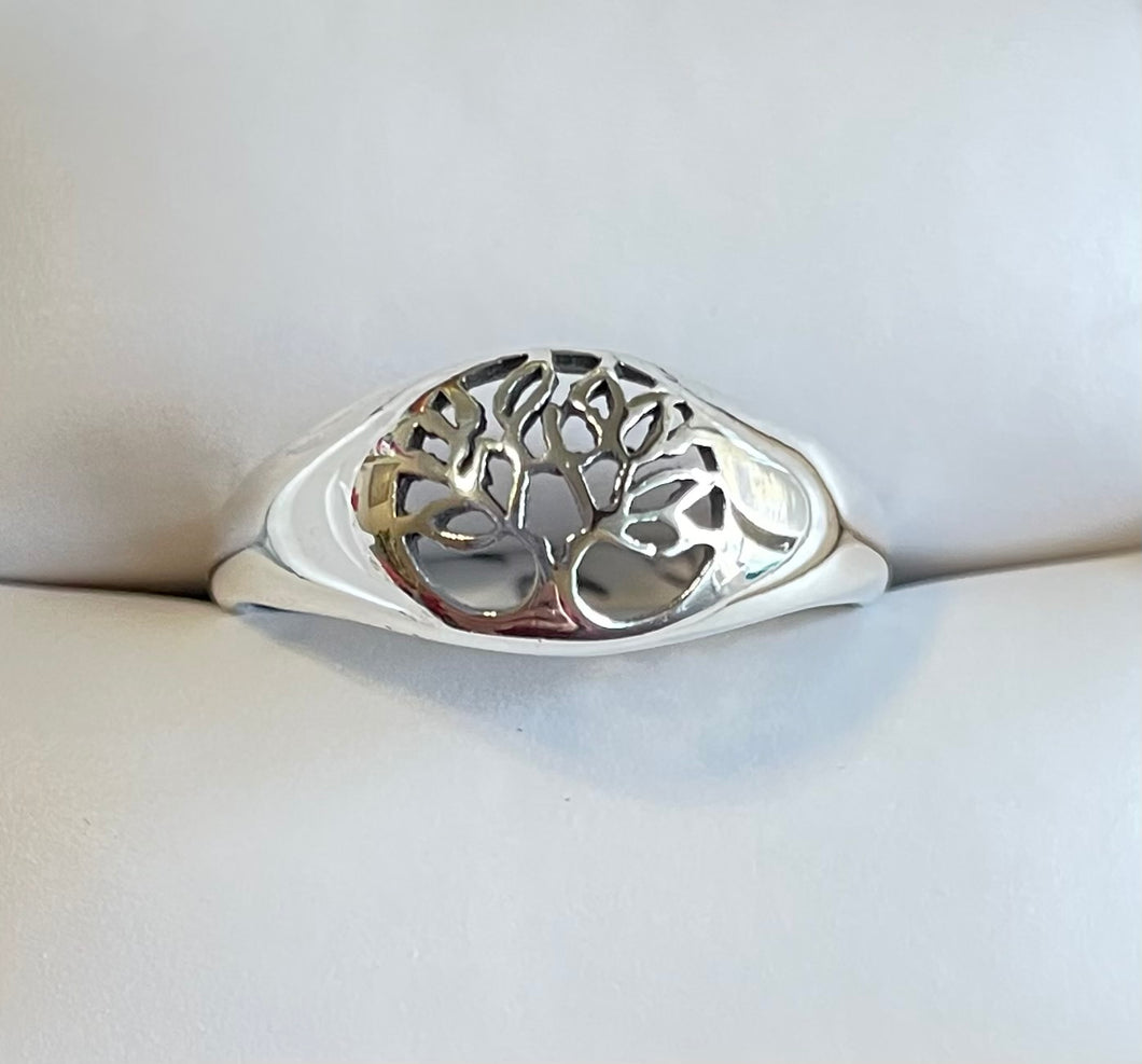 Sterling silver round face Tree of life ring