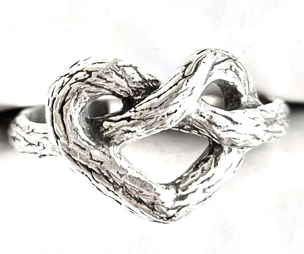 Rustic Bark Textured Heart Knot Ring in 925 Sterling Silver - Nature-Inspired