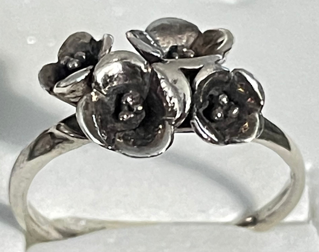 Oxidized Sterling silver flower ring