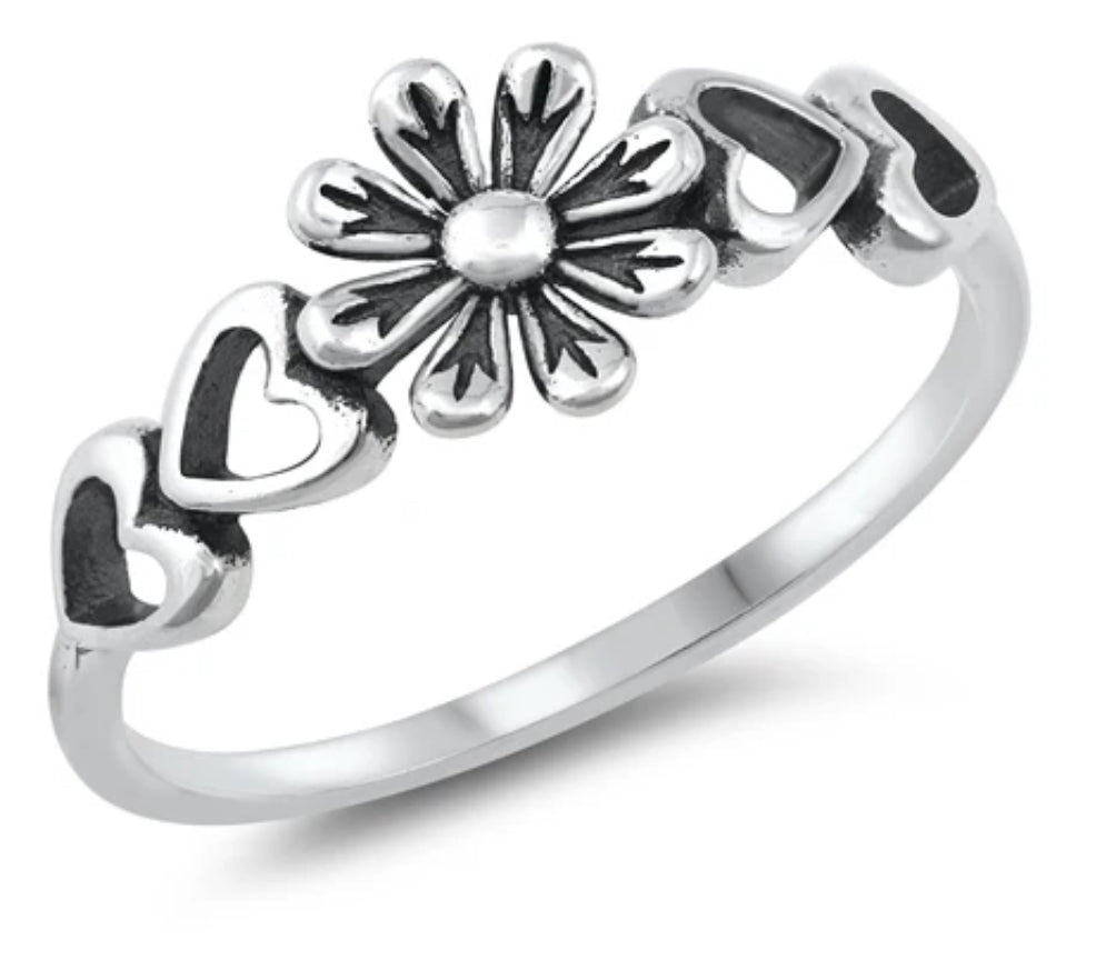 Singular silver flower ring heart detail