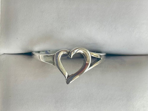 Minimalist Asymmetric Open Heart Ring in 925 Sterling Silver – Polished Dainty Love Jewelry