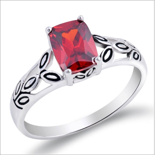 Cushion cut leafy design ring