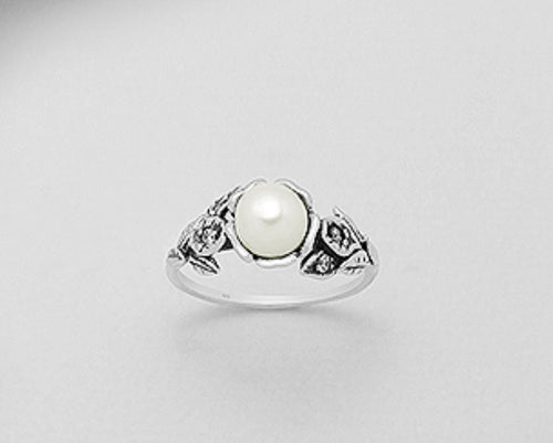 Flower/Raised Pearl Silver Ring