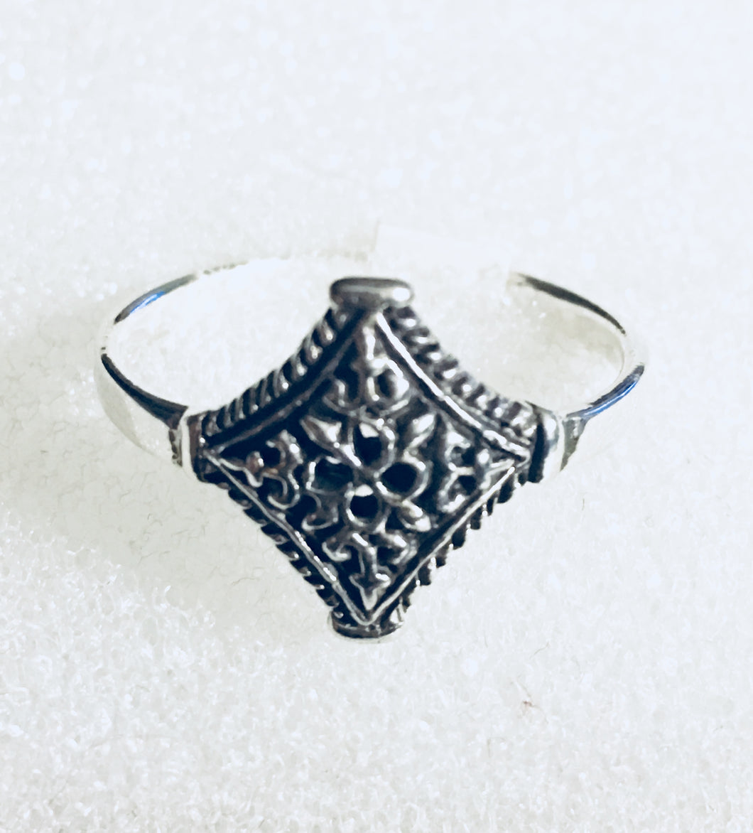 Diamond shape Vintage Silver Ring