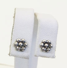 Single silver Flower stud earrings