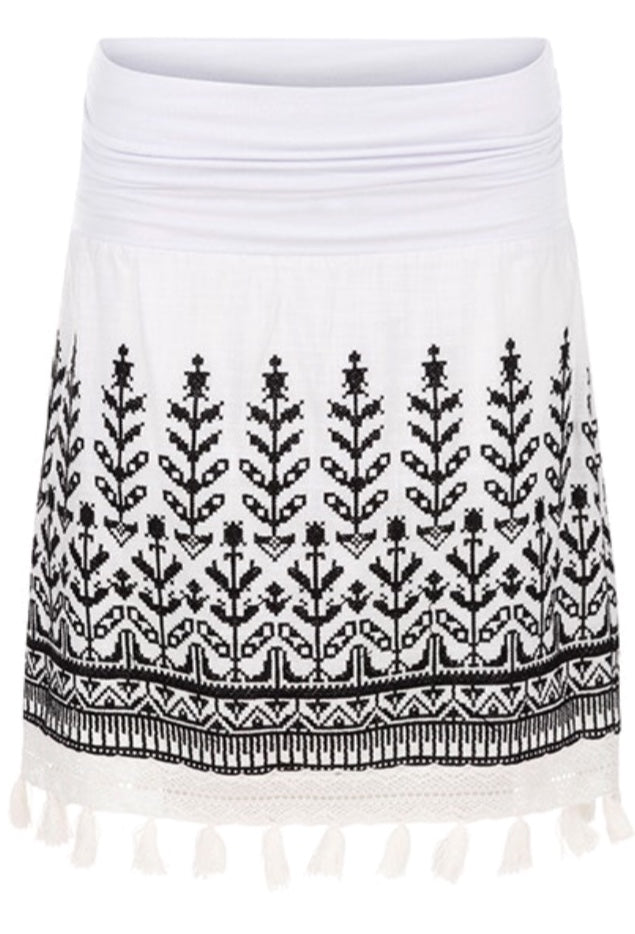 Short Tassel Trim Black/ White Skirt
