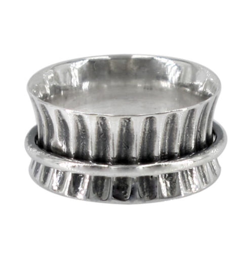 Wide Ribbed Single Spinner Ring