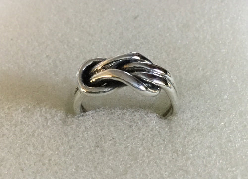 Large knot Ring